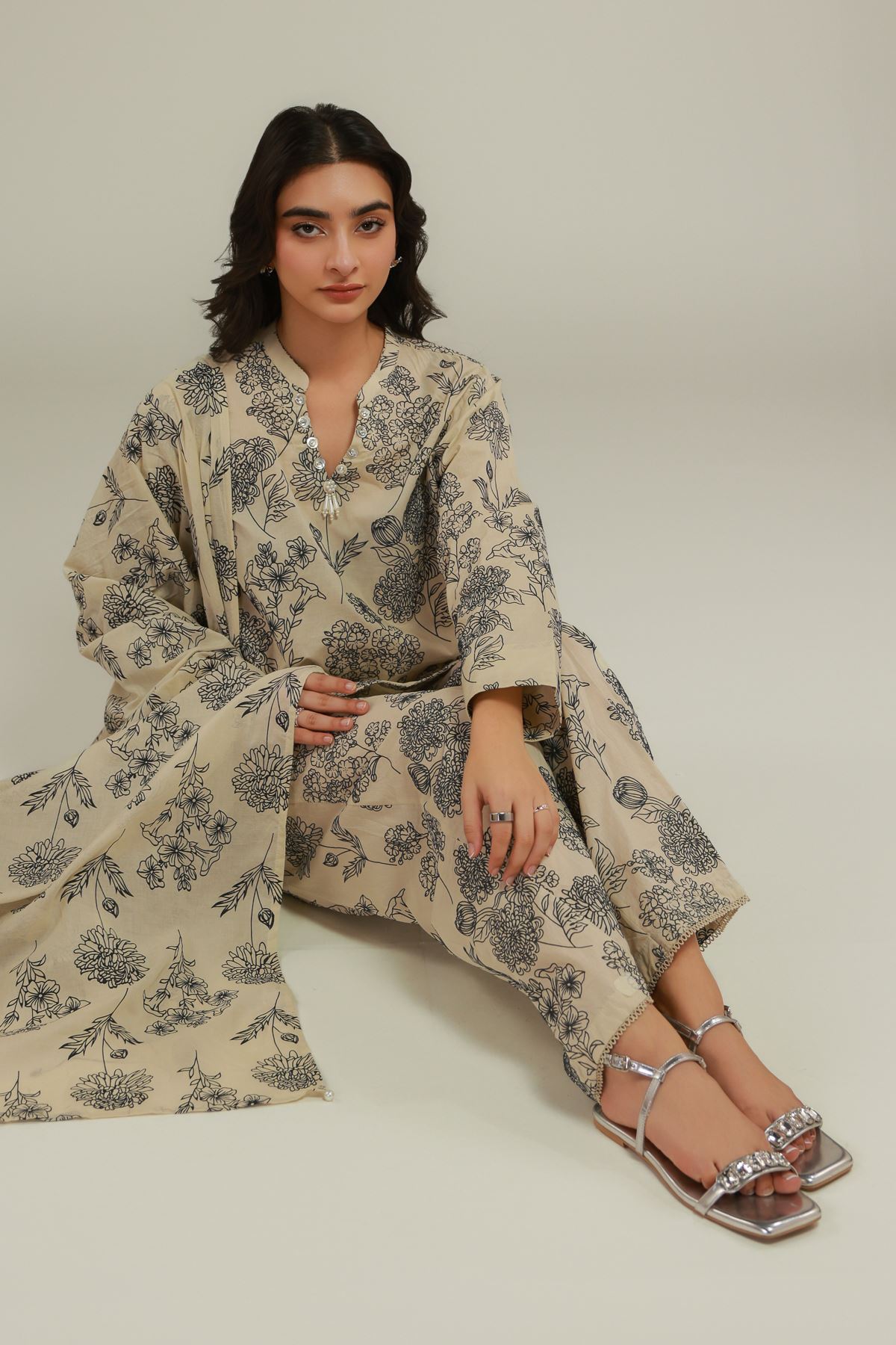 Cambric Floral Buttoned Kurta - 1-26-119-A-D-VG