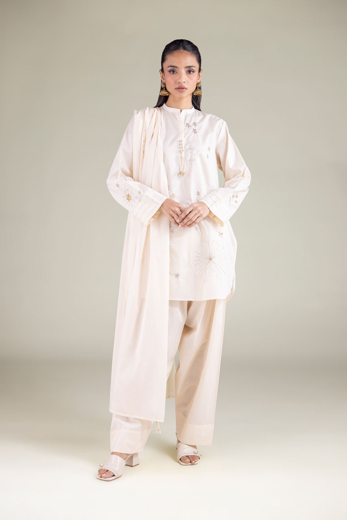 Embroidered Cambric Shalwar - 26-01-3E7-04TA-VG
