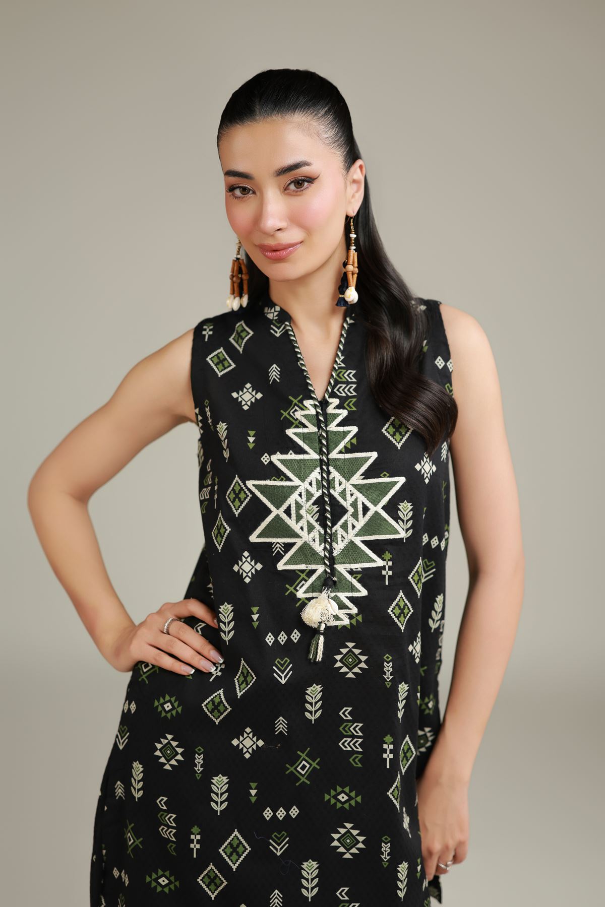 Embroidered Cotton Dobby Black Sleeveless Kurta - 26-02-1E13-02TA-VG