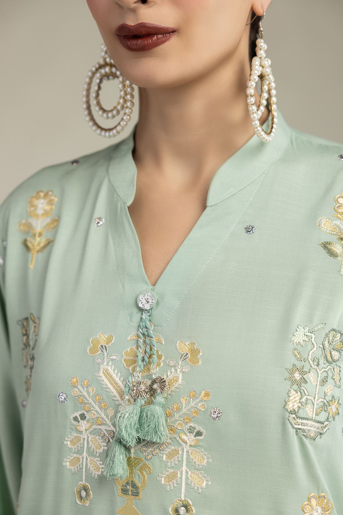 Embroidered Raw Silk Floral Embroidered Kurta - 25-09-11E14-03TA-VG