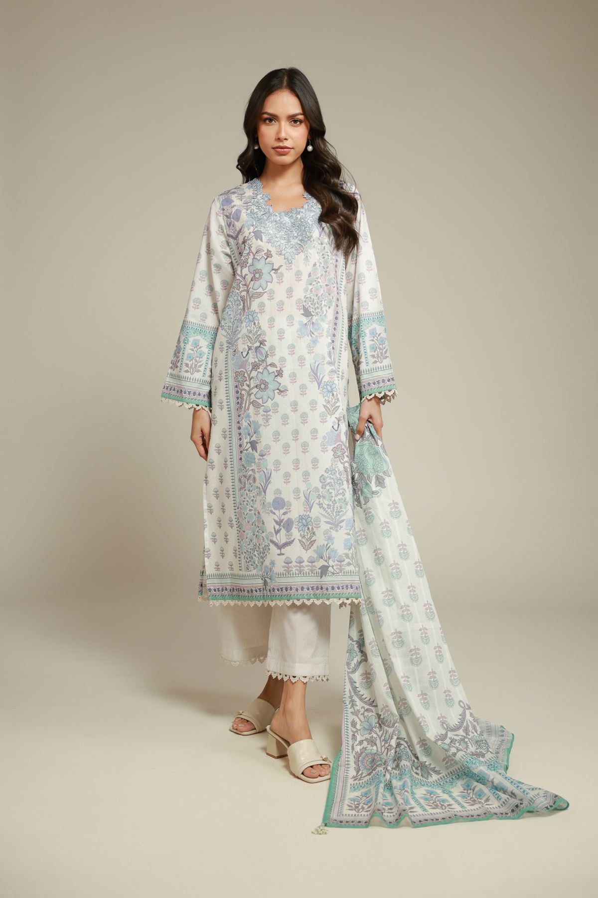 Embroidered Textured Lawn Tailored Lawn 3-Piece - T-A22-26-112FH1-VG