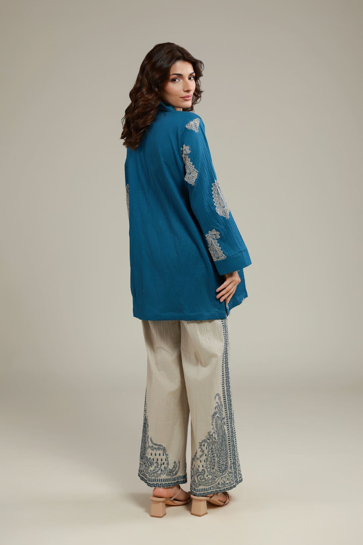 Embroidered Cotton Crinkle Paisley V-Neck Kurta - 2-26-105-A-D-VG