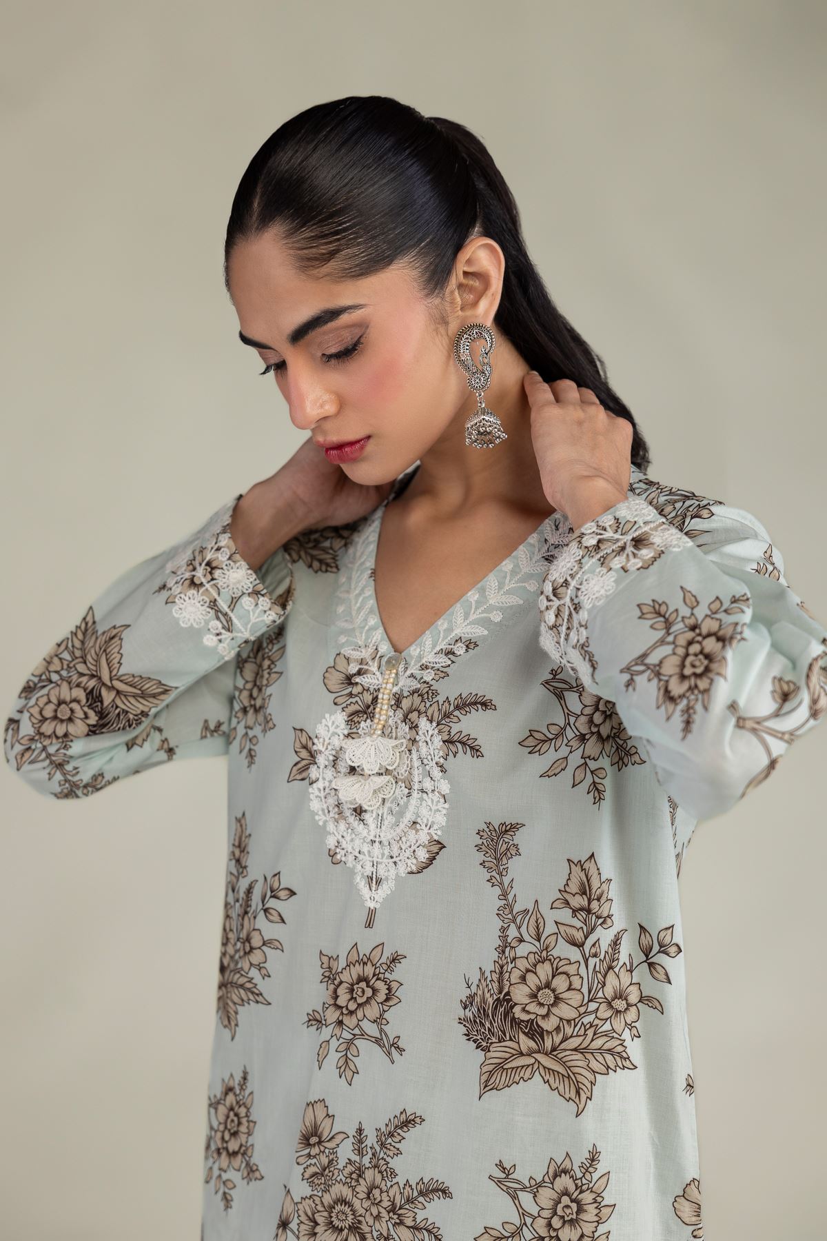 Embroidered Cambric Short Floral Kurta - 12-26-301-A-E1-VG