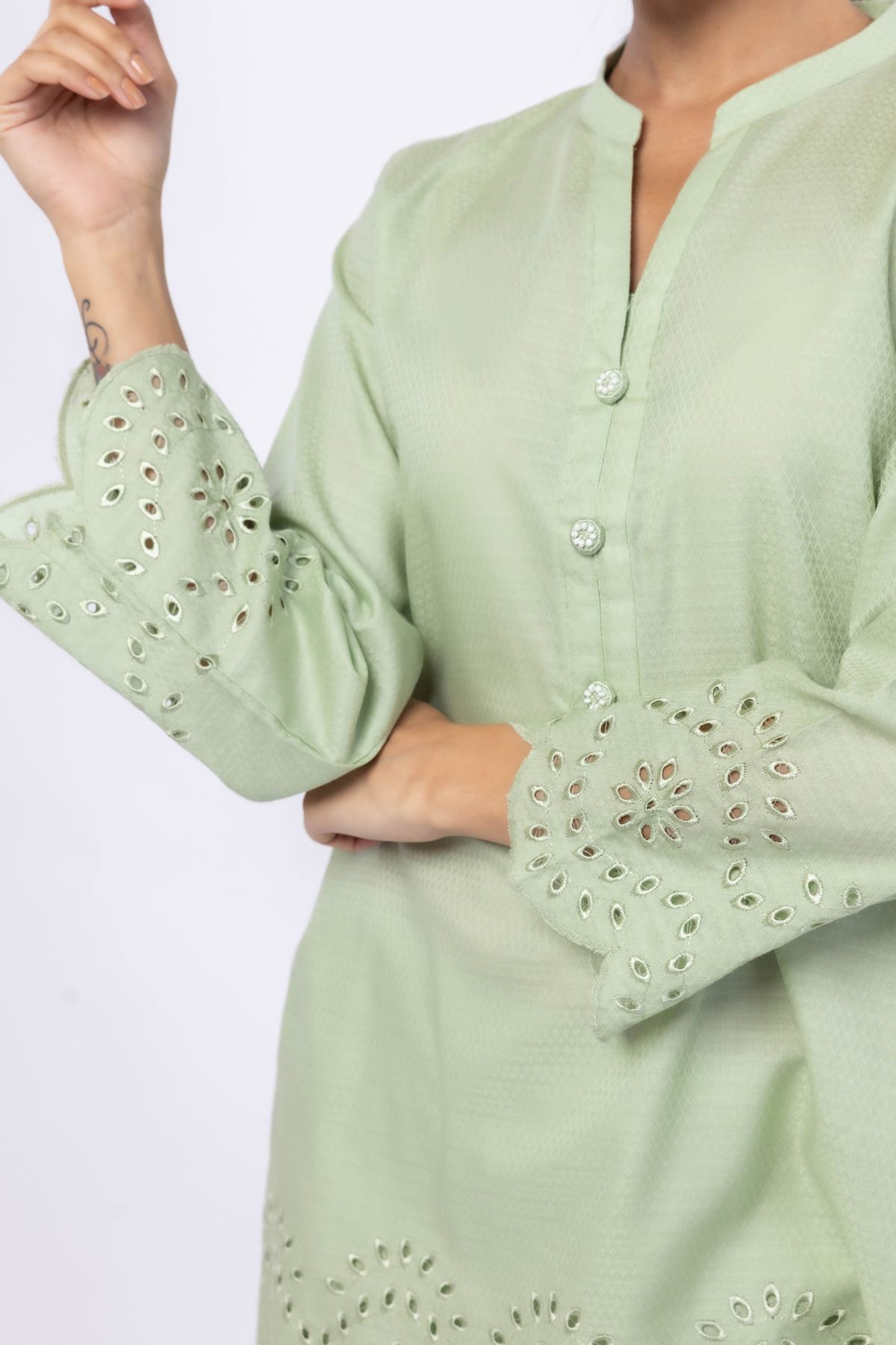 Embroidered Cotton Dobby Kurta - 25-09-12E2-01TA-VG