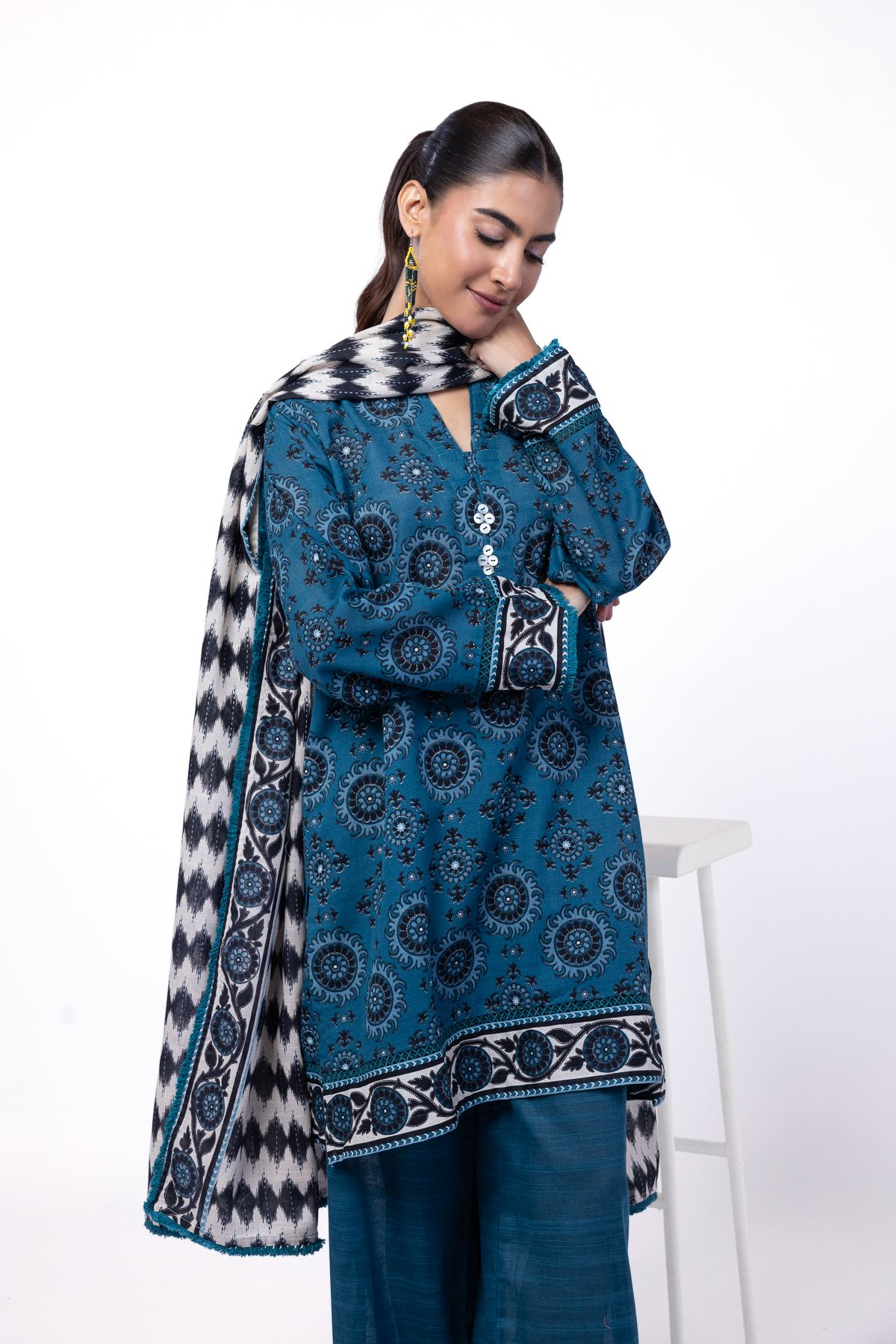Printed Light Khaddar Tailored 3 Piece - KN31AST-VG