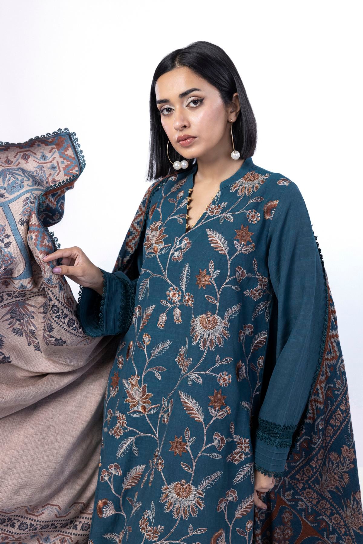 Embroidered Khaddar Fabrics 3 Piece - MT23A-VG