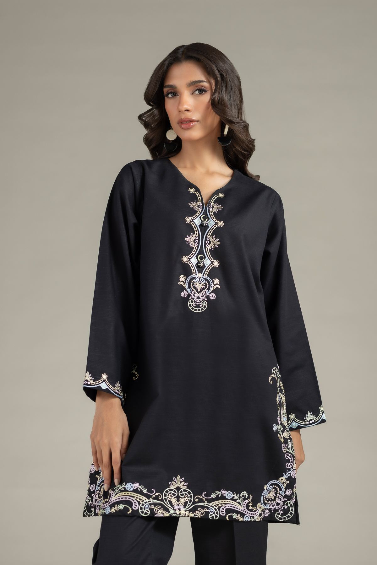 Embroidered Khaddar Kurta - 25-10-11E8-10TB-VG