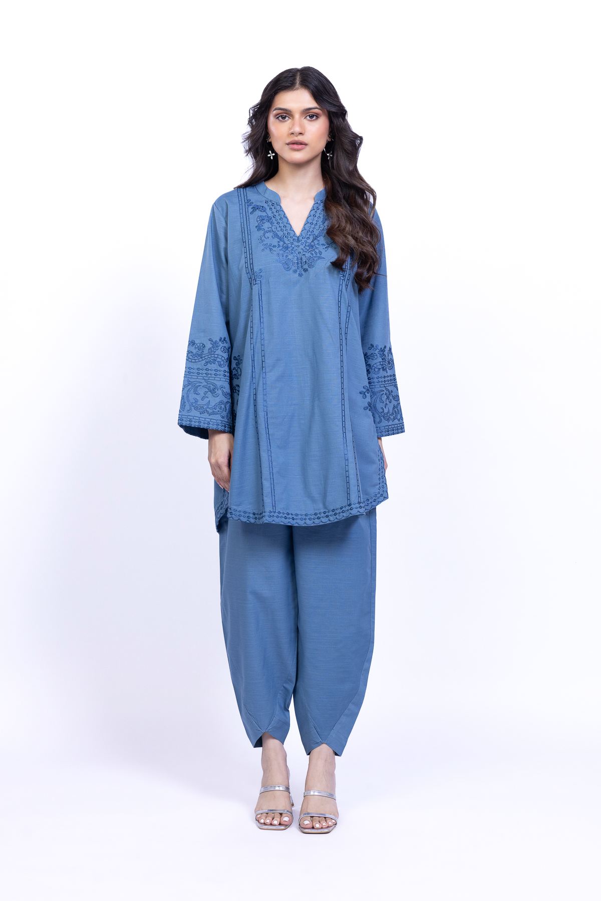 Embroidered Khaddar Floral Threadwork Kurta - 25-10-11E8-10TB-VG