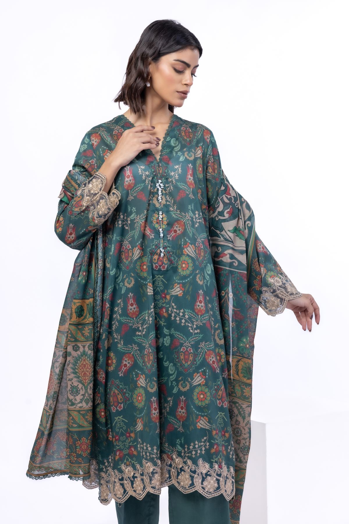 Embroidered Lawn Fabrics 3 Piece - CA02A-VG