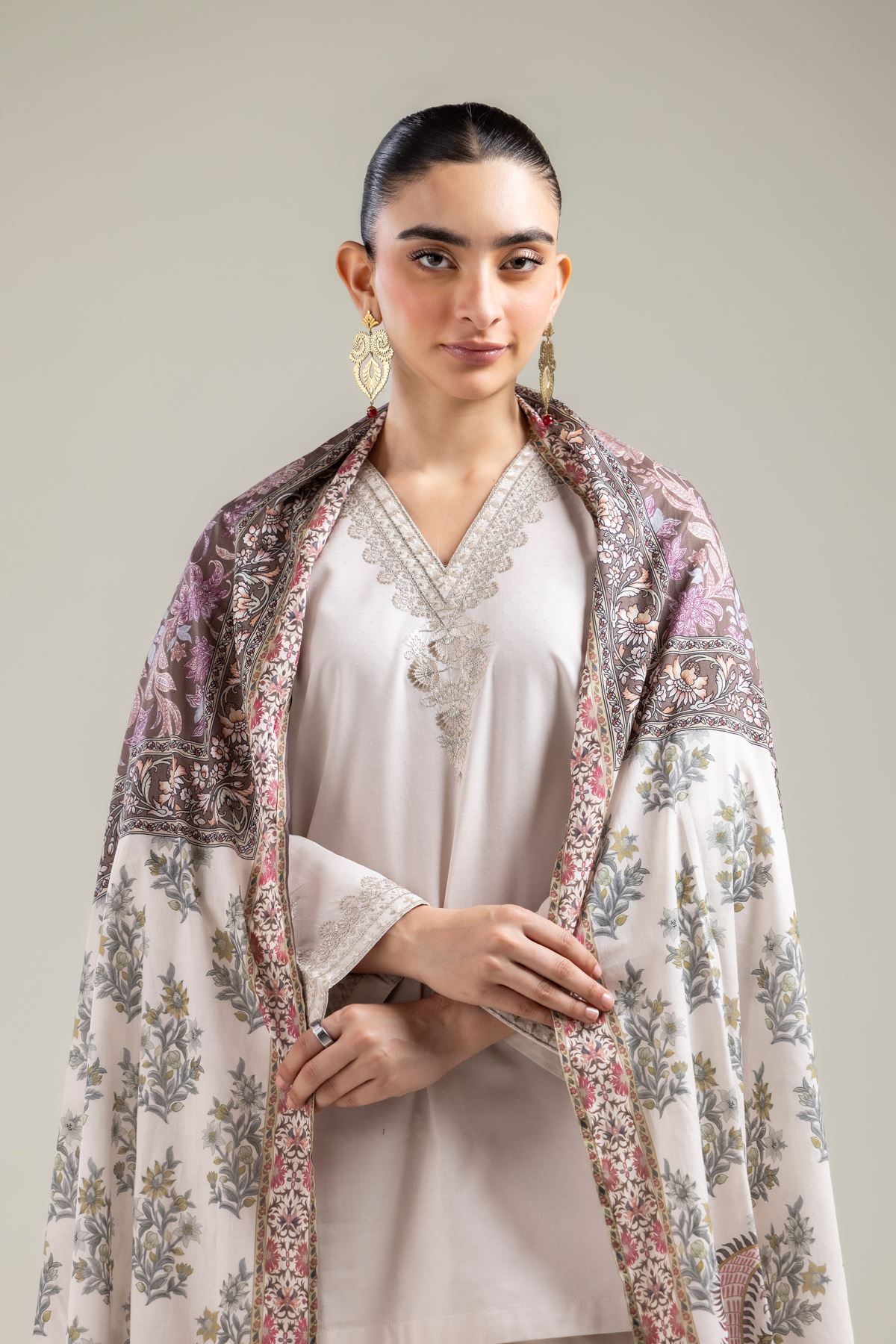 Embroidered Lawn Lawn Paisley Dupatta - 1-26-118-C-D-VG
