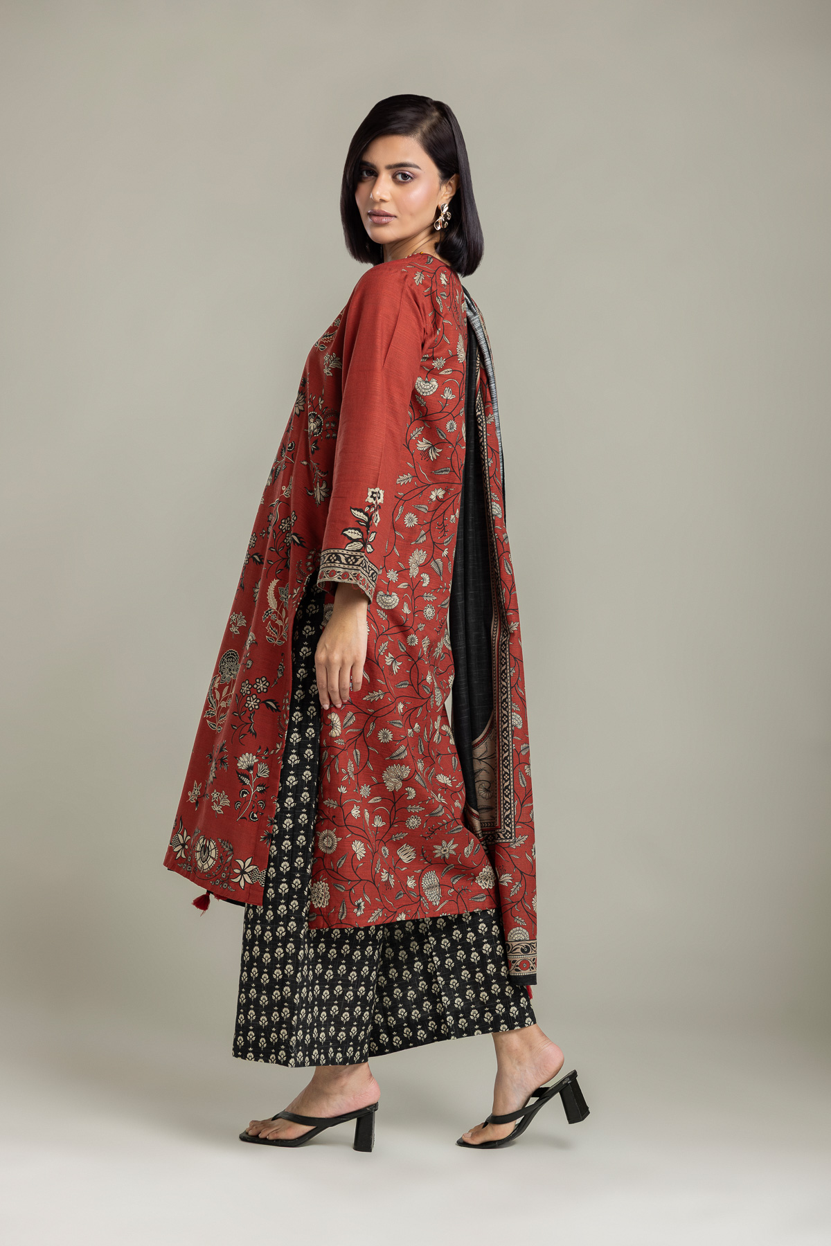 Printed Light Khaddar Tailored 3-Piece Set - 1-26-226-A-A2-VG