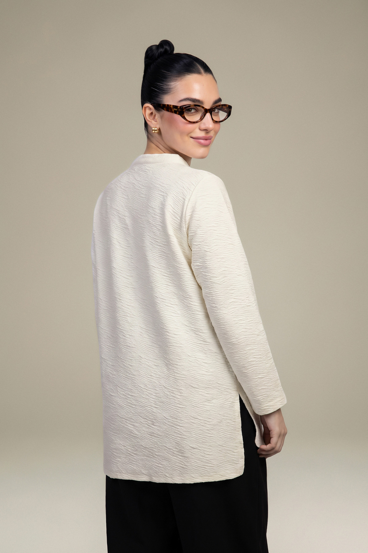 Dyed Textured Cotton Off-White Solid Sweatshirt - 2-26-308-A-G1-VG