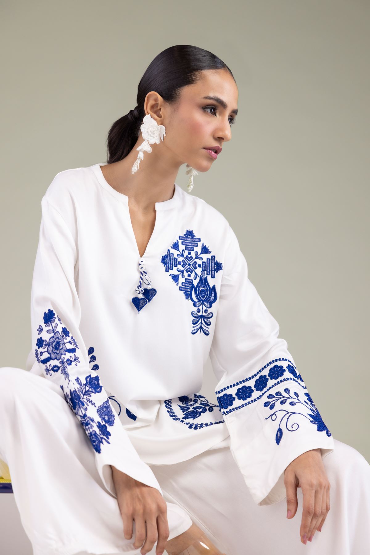 Embroidered Viscose Crepe Floral White Tunic - 6-26-202-A-G1-VG