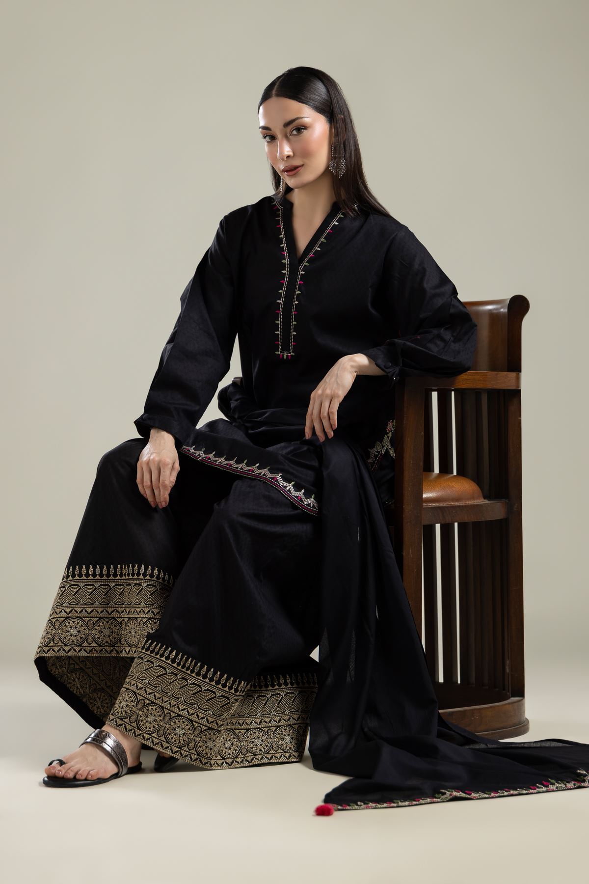 Embroidered Lawn Black Lawn Dupatta - 1-26-134-A-E-VG
