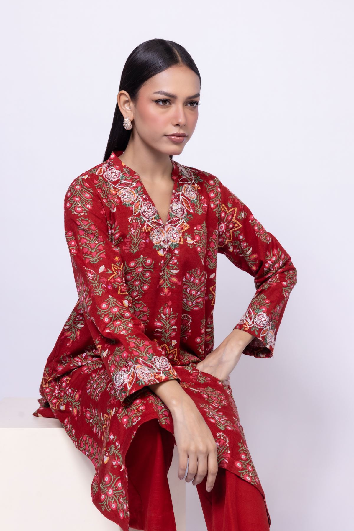 Embroidered Khaddar Kurta - 25-10-11E16-11TB-VG