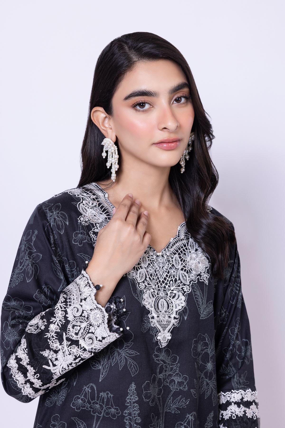 Embroidered Cotton Satin Kurta - 25-07-7E8-11TA-VG