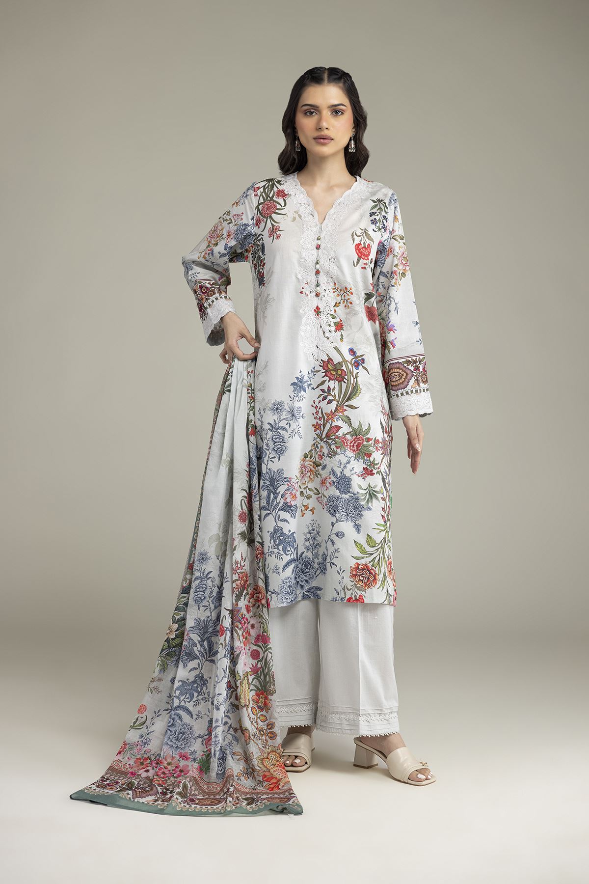 Embroidered Cambric Fabrics 3 Piece - A22-26-201FC1-VG