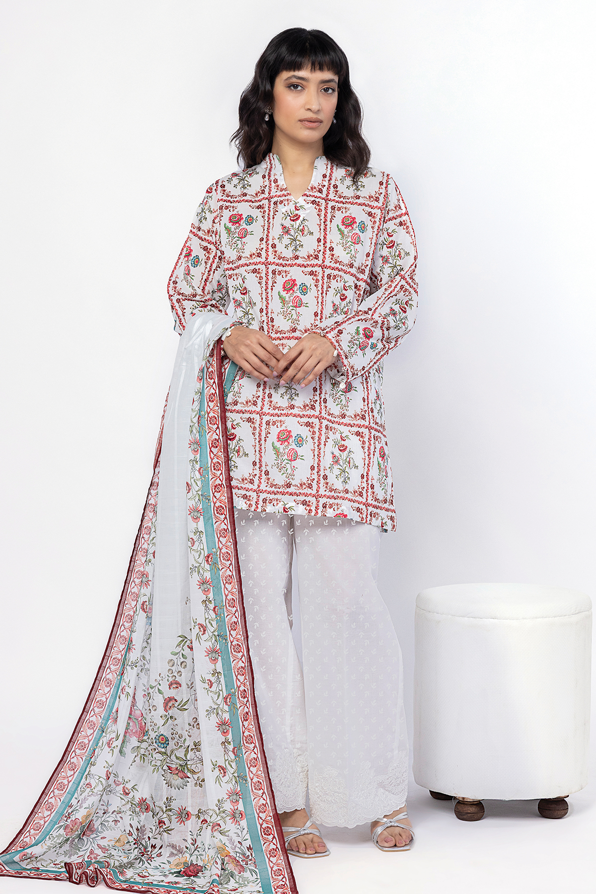 Embroidered Lawn Fabrics 3 Piece - CA02A-VG
