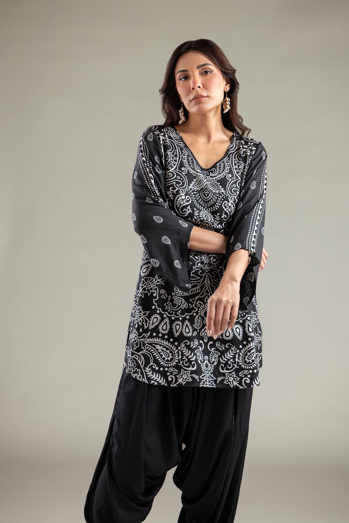 Printed Viscose Paisley V-Neck Kurta - 25-00-X2-08TB-VG