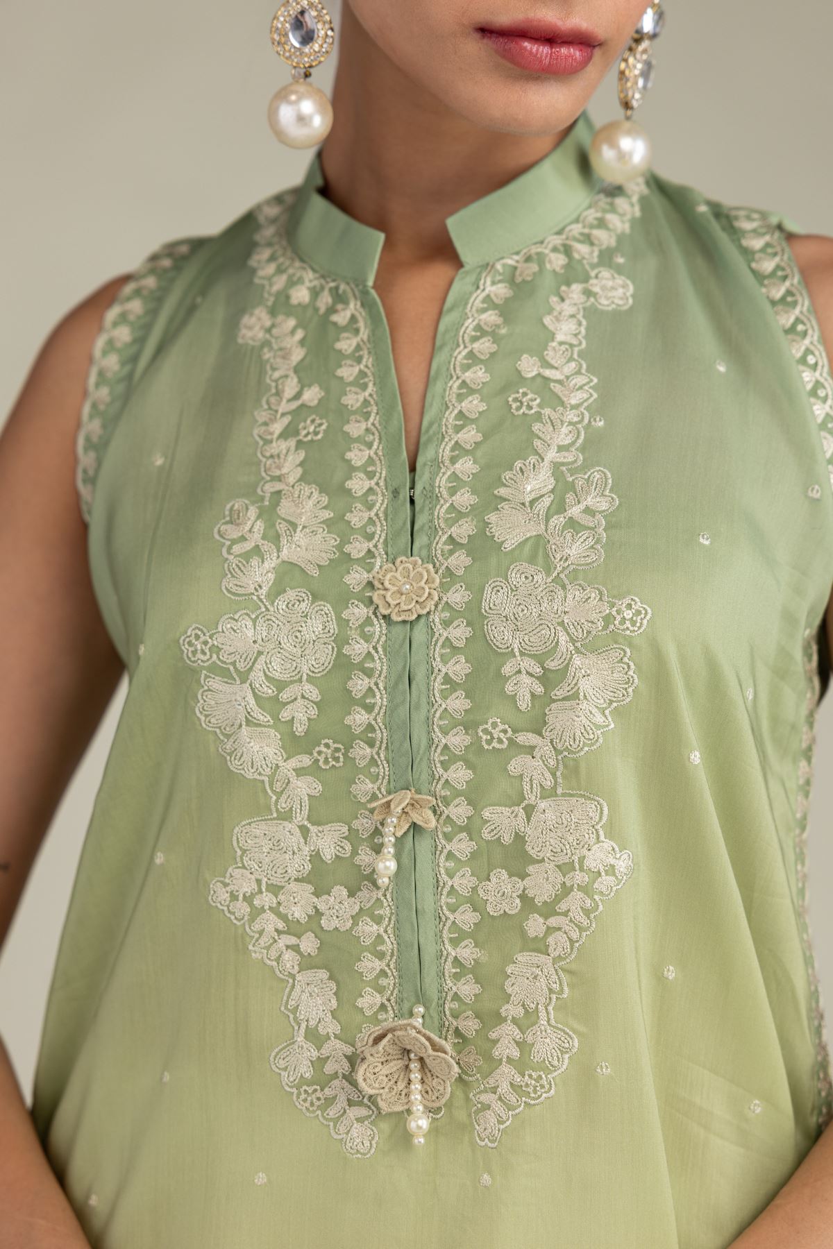 Embroidered Blended Viscose Sleeveless Floral Kurta - 1-26-229-B-F1-VG