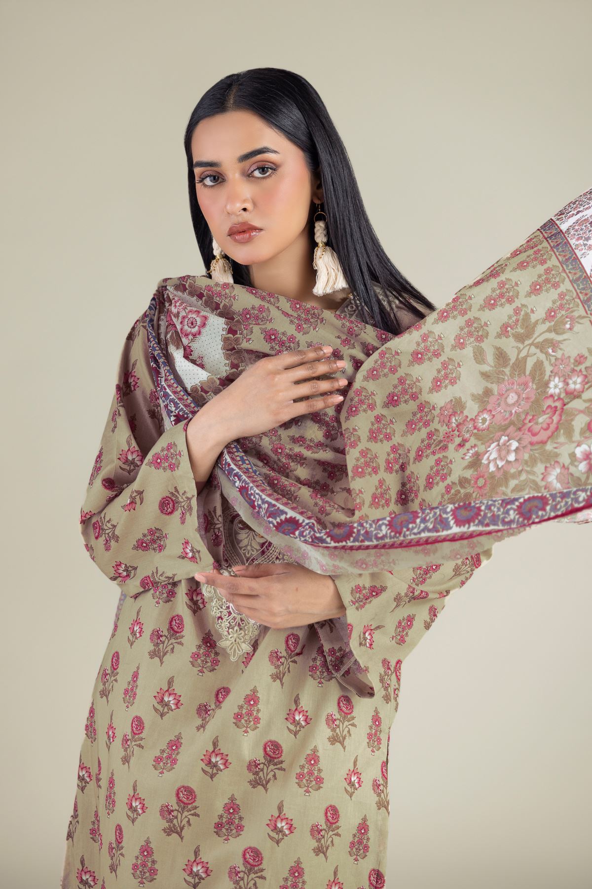 Embroidered Lawn Fabrics 3 Piece - A11-26-110FH1-VG