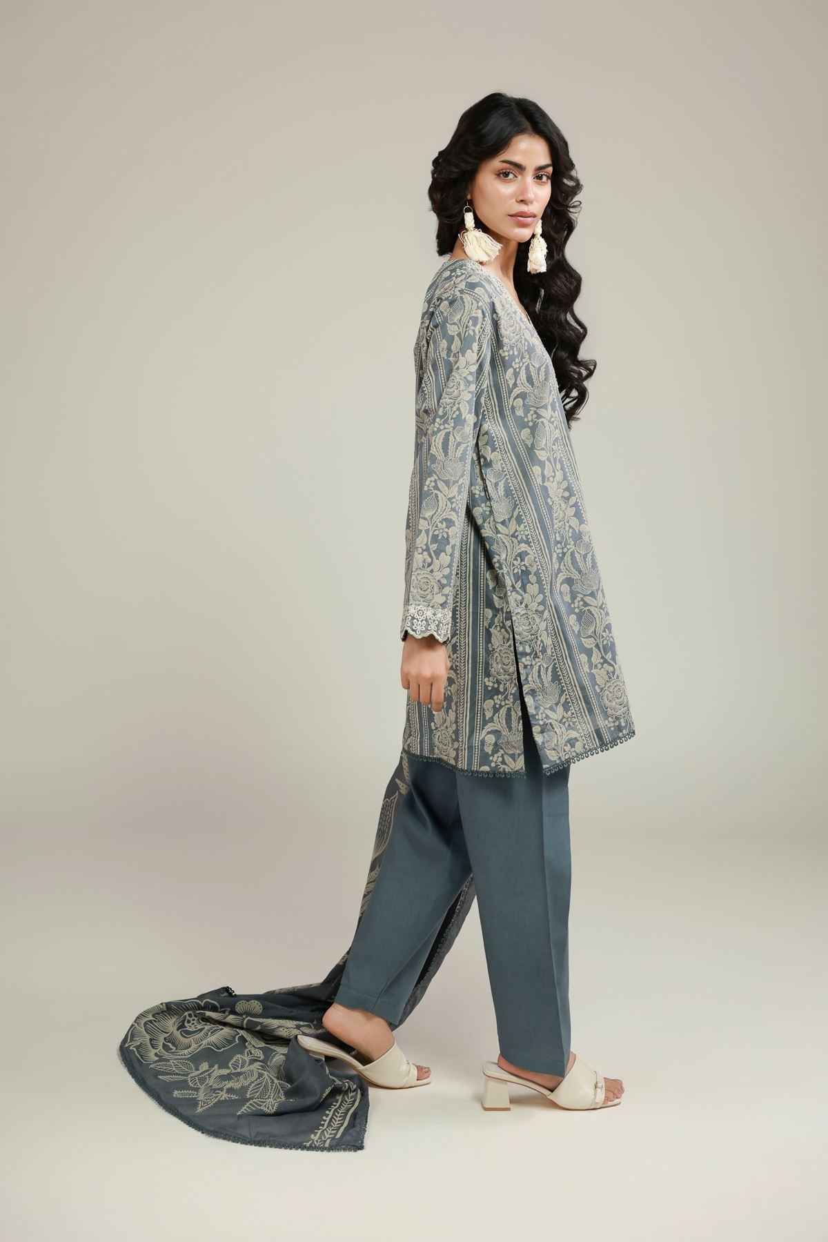Embroidered Lawn 3-Piece Floral Suit - 2-26-103-A-F-VG