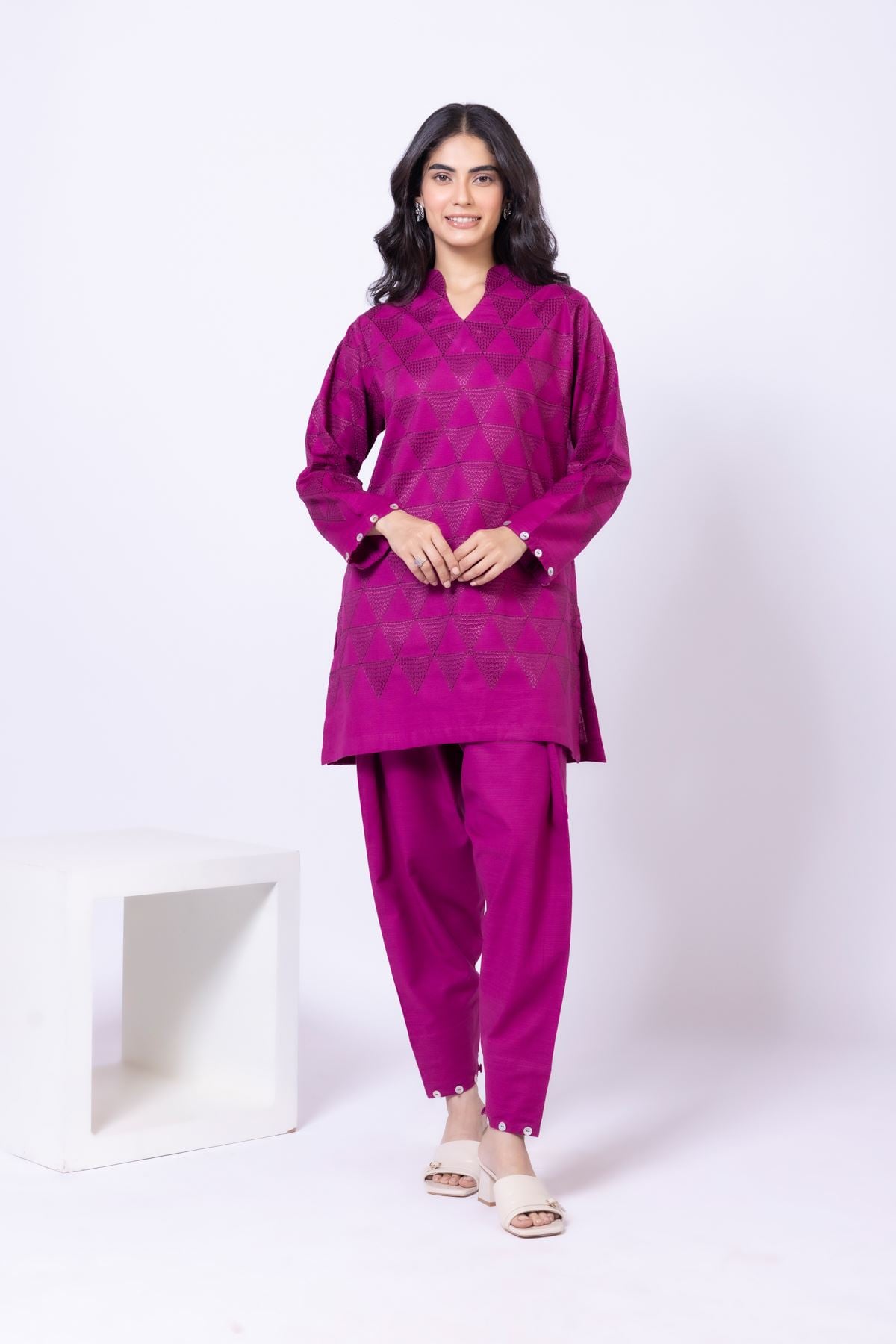 Embroidered Khaddar Kurta - 25-09-12E2-10TA-VG