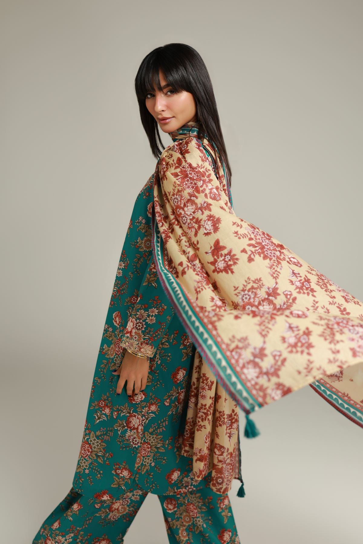 Embroidered Lawn Floral Lawn Dupatta - 26-02-1E13-10TA-VG