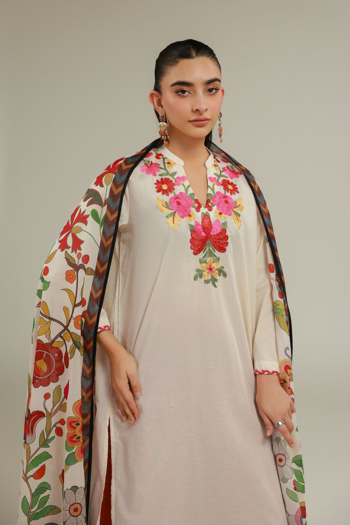 Embroidered Cotton Dobby White Cotton Kurta - 12-26-114-E-G-VG
