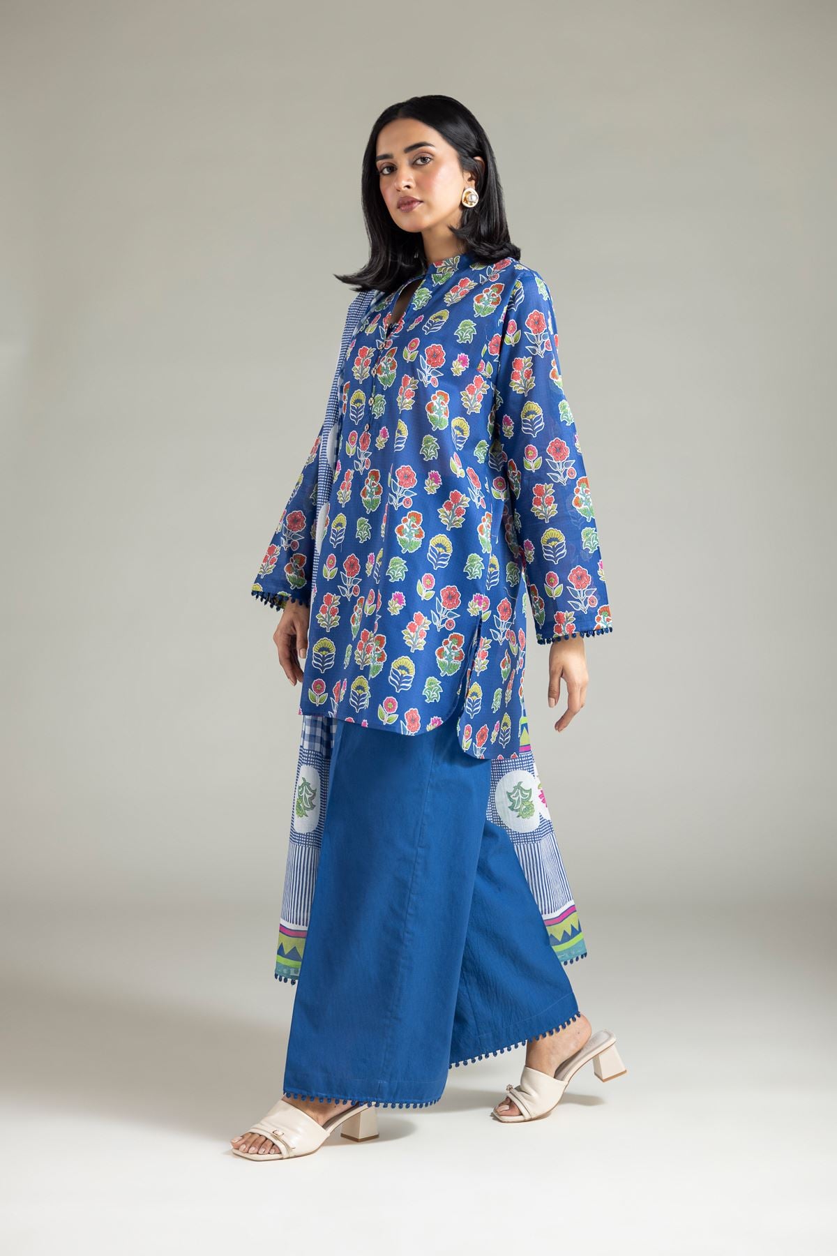 Printed Cambric Tailored 3-Piece Cambric - T-A33-26-112FG1-VG