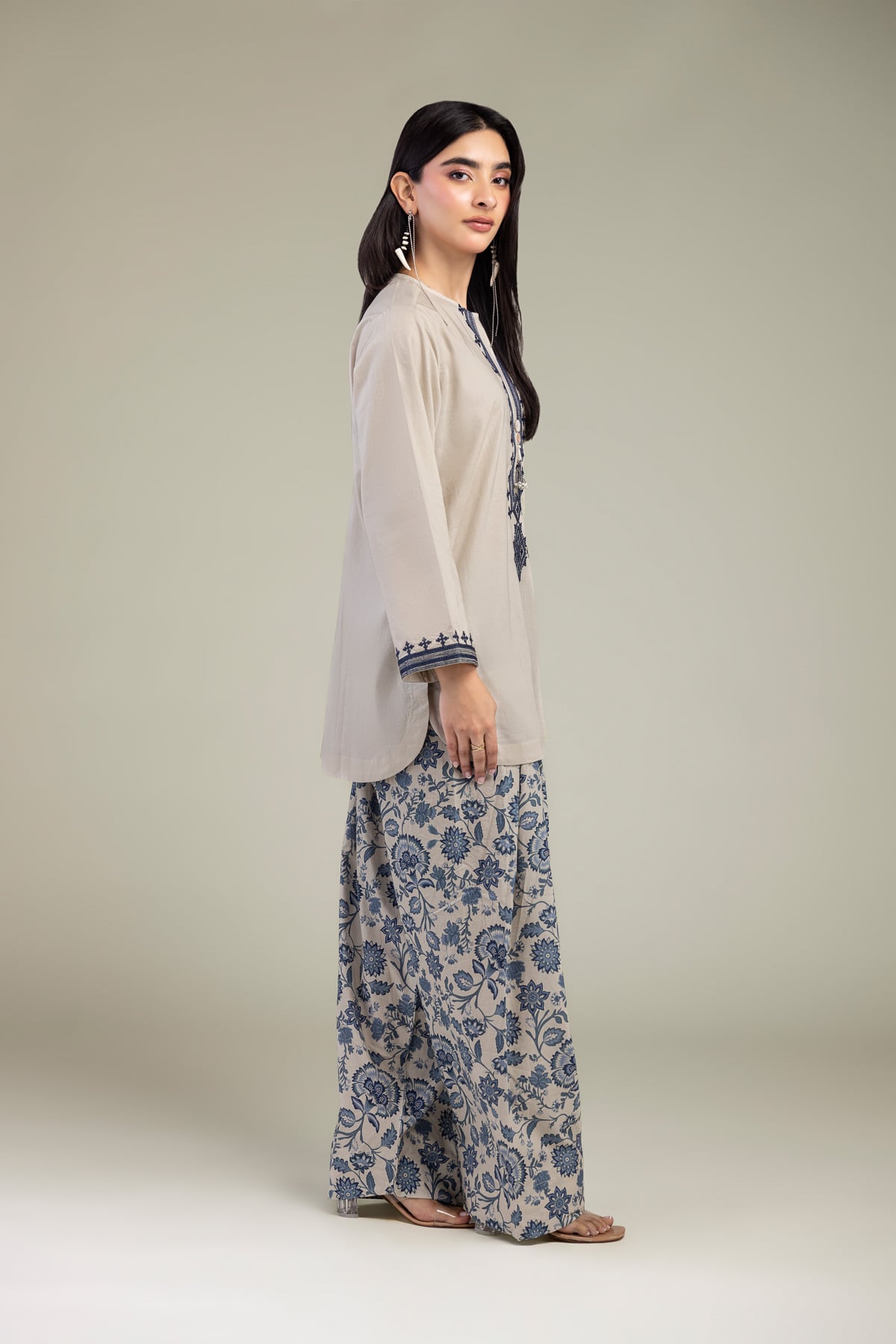 Embroidered Cambric Floral Cambric Shalwar - A22-26-214FH1-VG