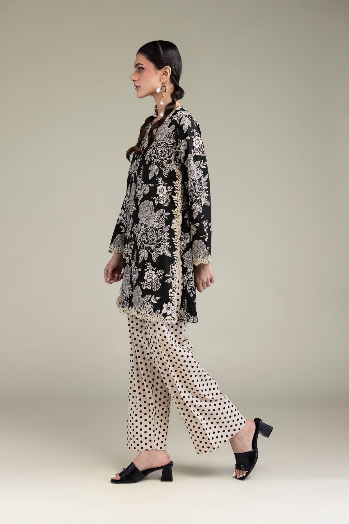 Printed Cambric Off-White Cambric Shalwar - 1-26-231-A-C1-VG