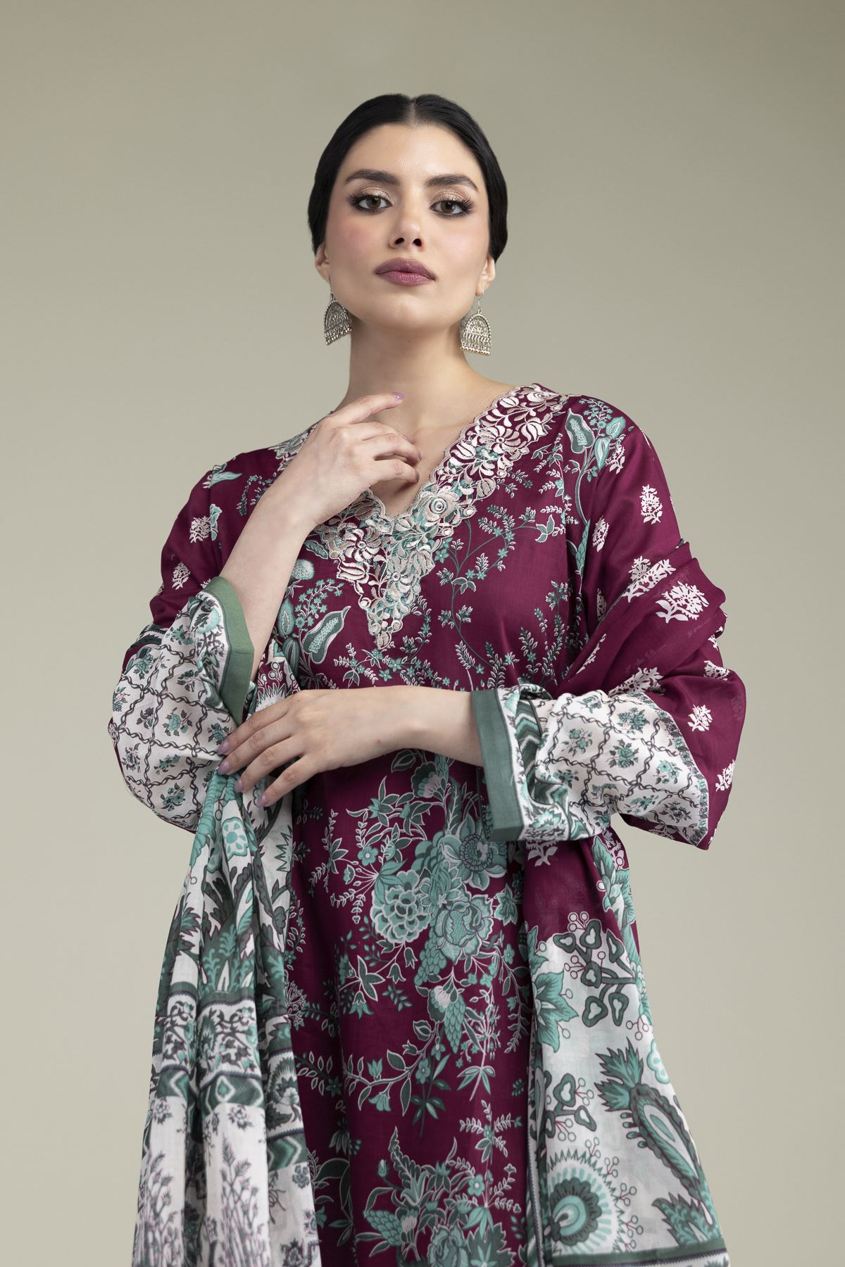 Embroidered Lawn Fabrics 3 Piece - A11-26-201FB2-VG