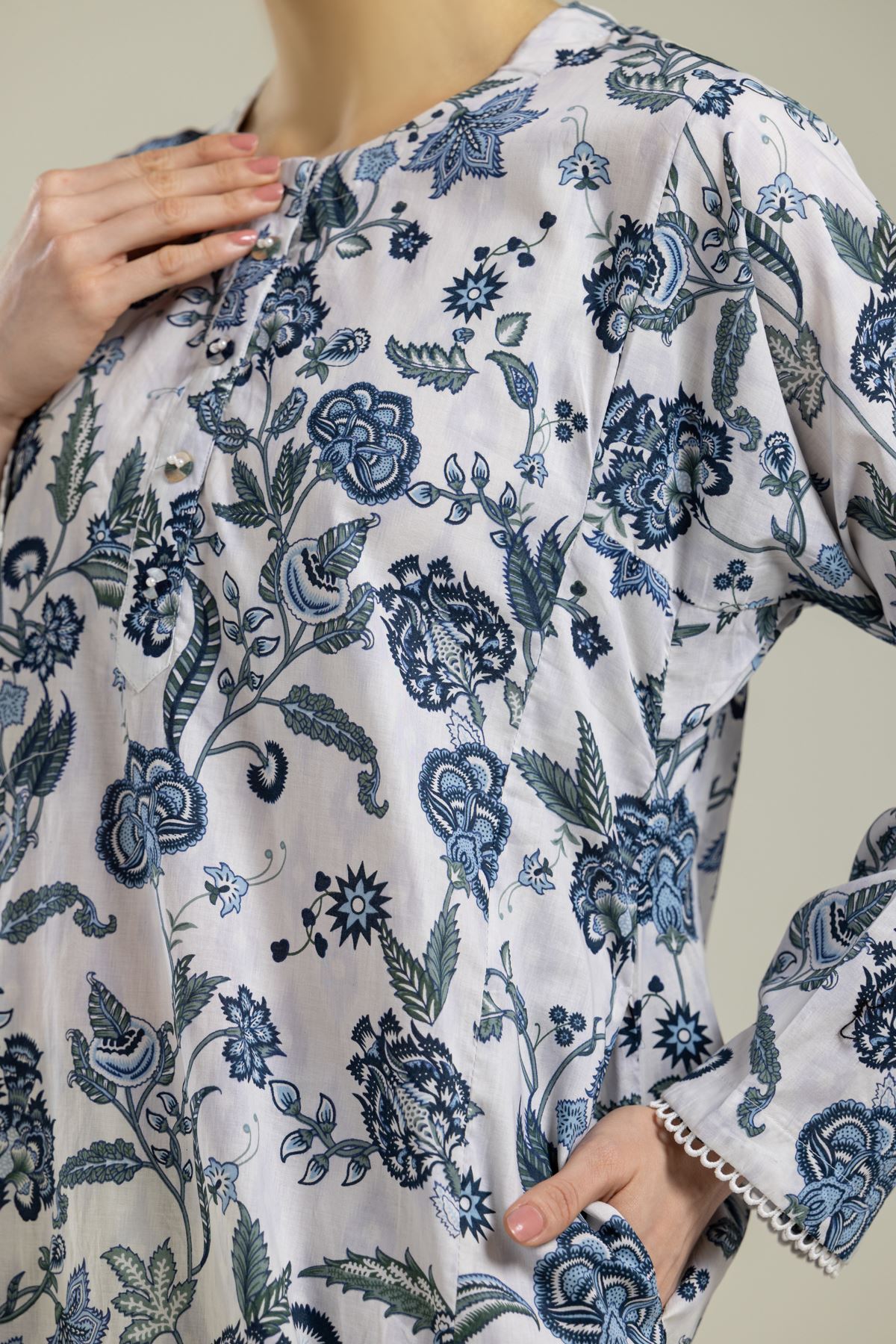 Embroidered Cambric Long Cambric Kurta - T-A112-26-108EI2-VG