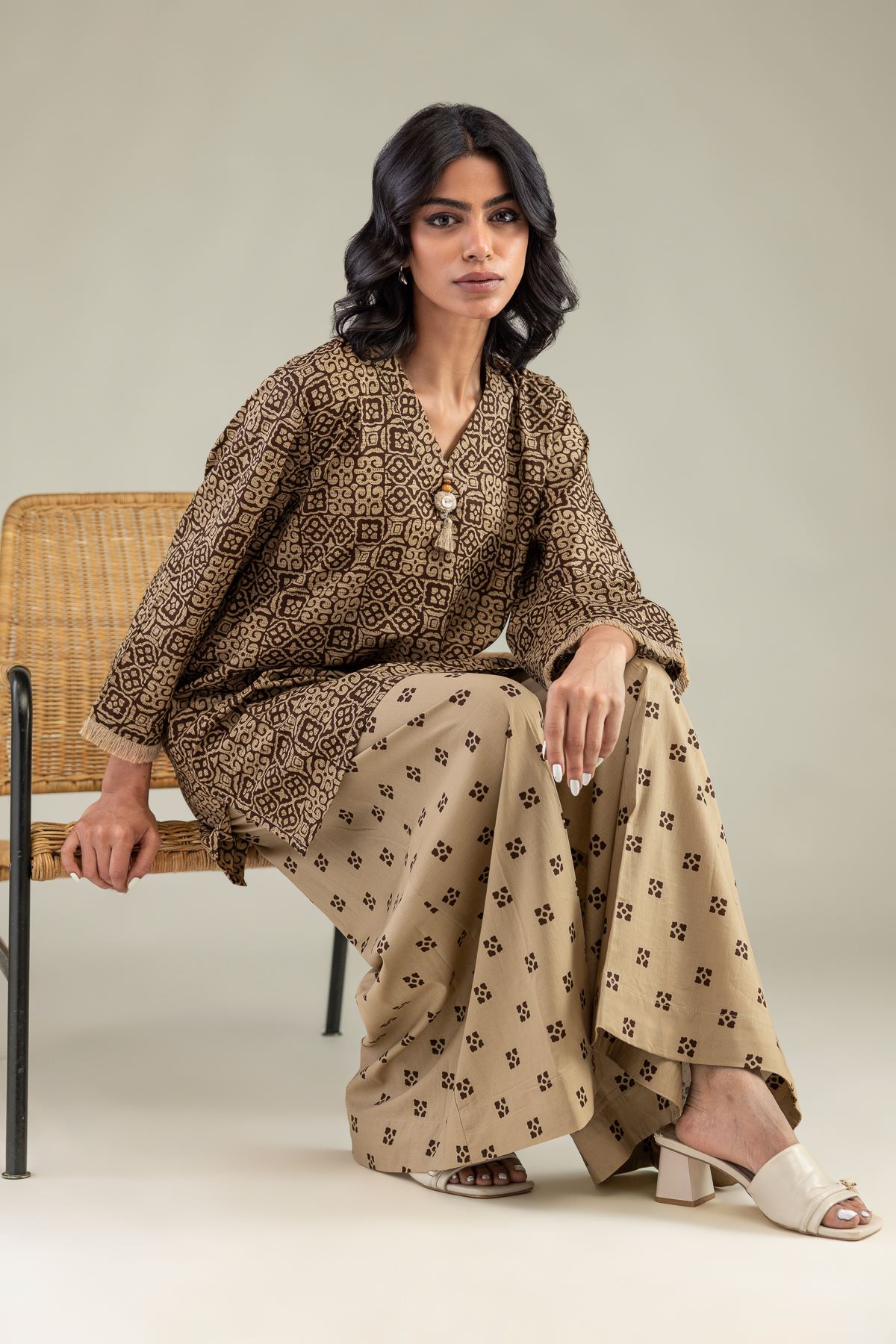 Printed Cambric Short V-Neck Kurta - 1-26-135-B-G-VG