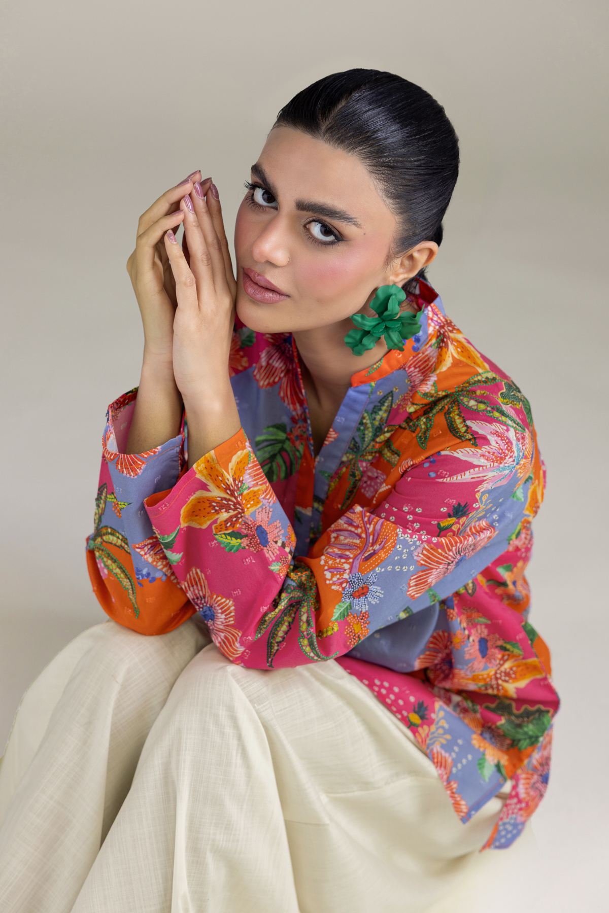 Embroidered Cambric Short Band-Collar Shirt - 3-26-203-A-H1-VG