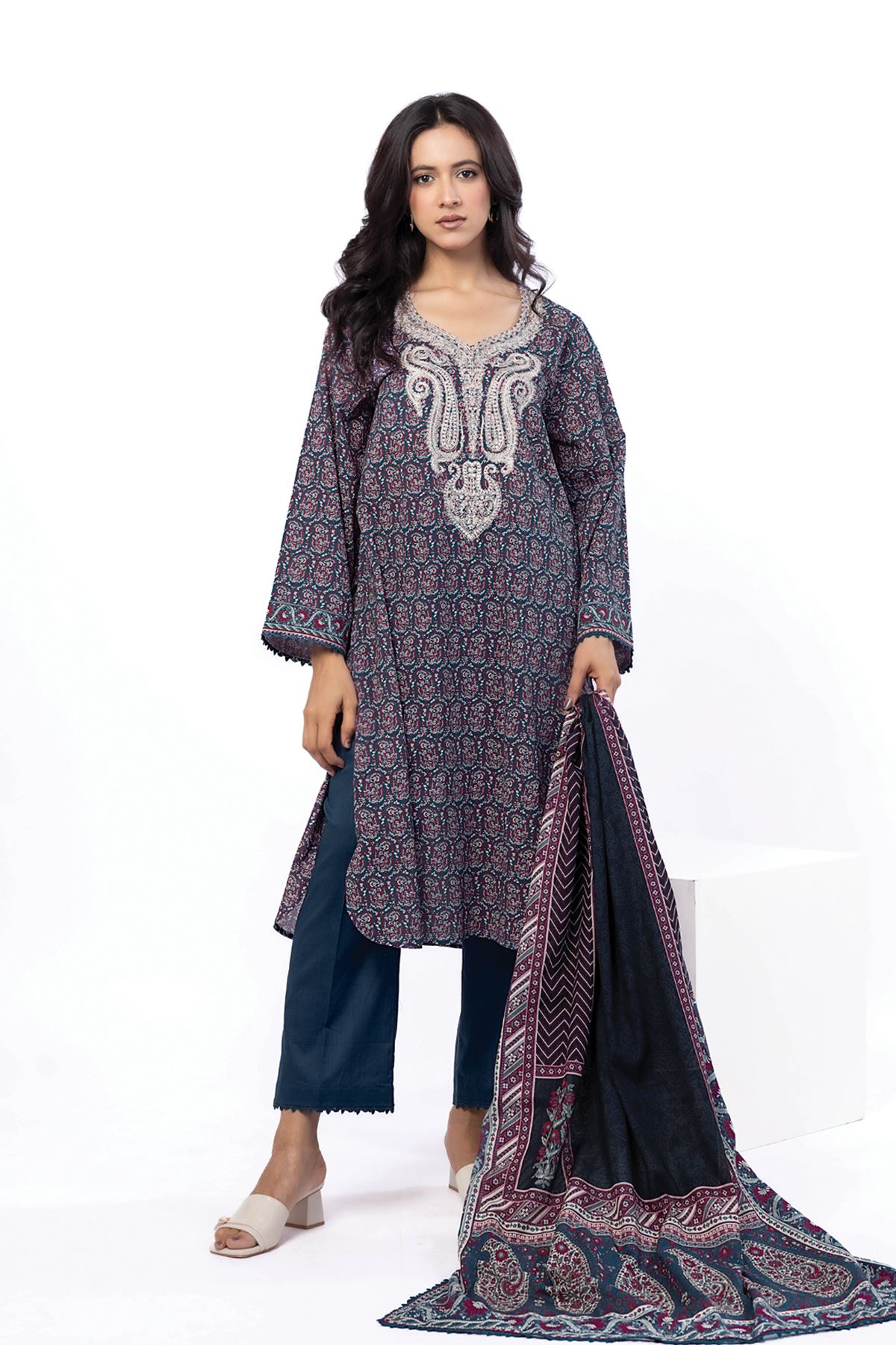 Embroidered Cotton Tailored 3 Piece - T-A33-26-104FI1-VG