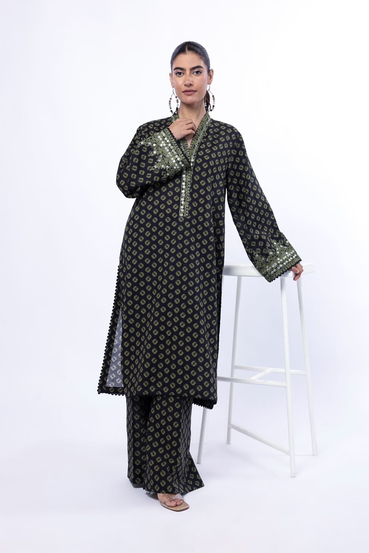 Embroidered Khaddar Fabrics 2 Piece | Top and Bottom - CHD13YA-VG