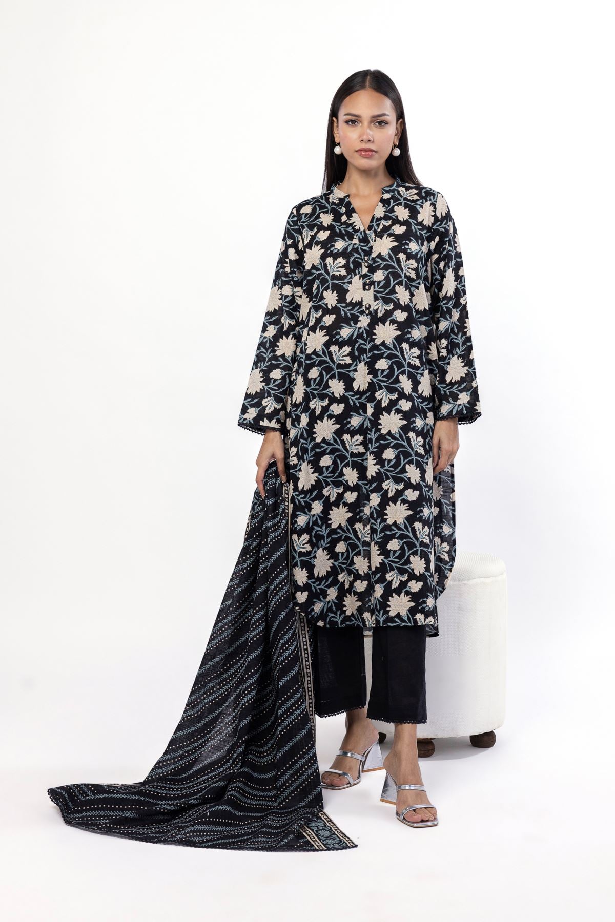 Printed Khaddar Fabrics 3 Piece - KRN09A-G-VG
