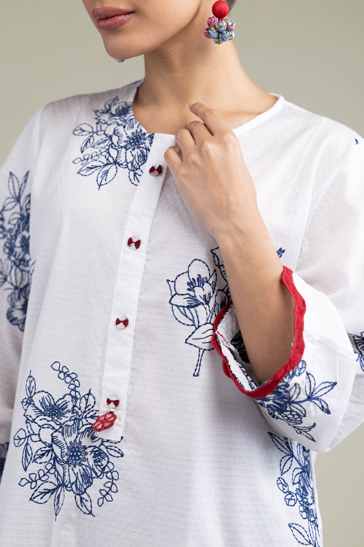 Embroidered Cotton Dobby Floral Round-Neck Kurta - 25-10-11E8-03TA-VG