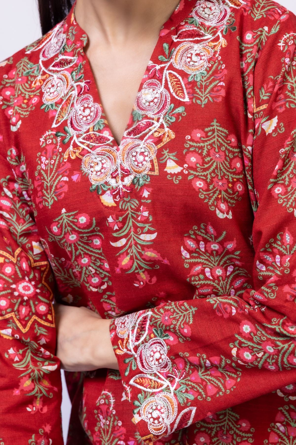 Embroidered Khaddar Kurta - 25-10-11E16-11TB-VG