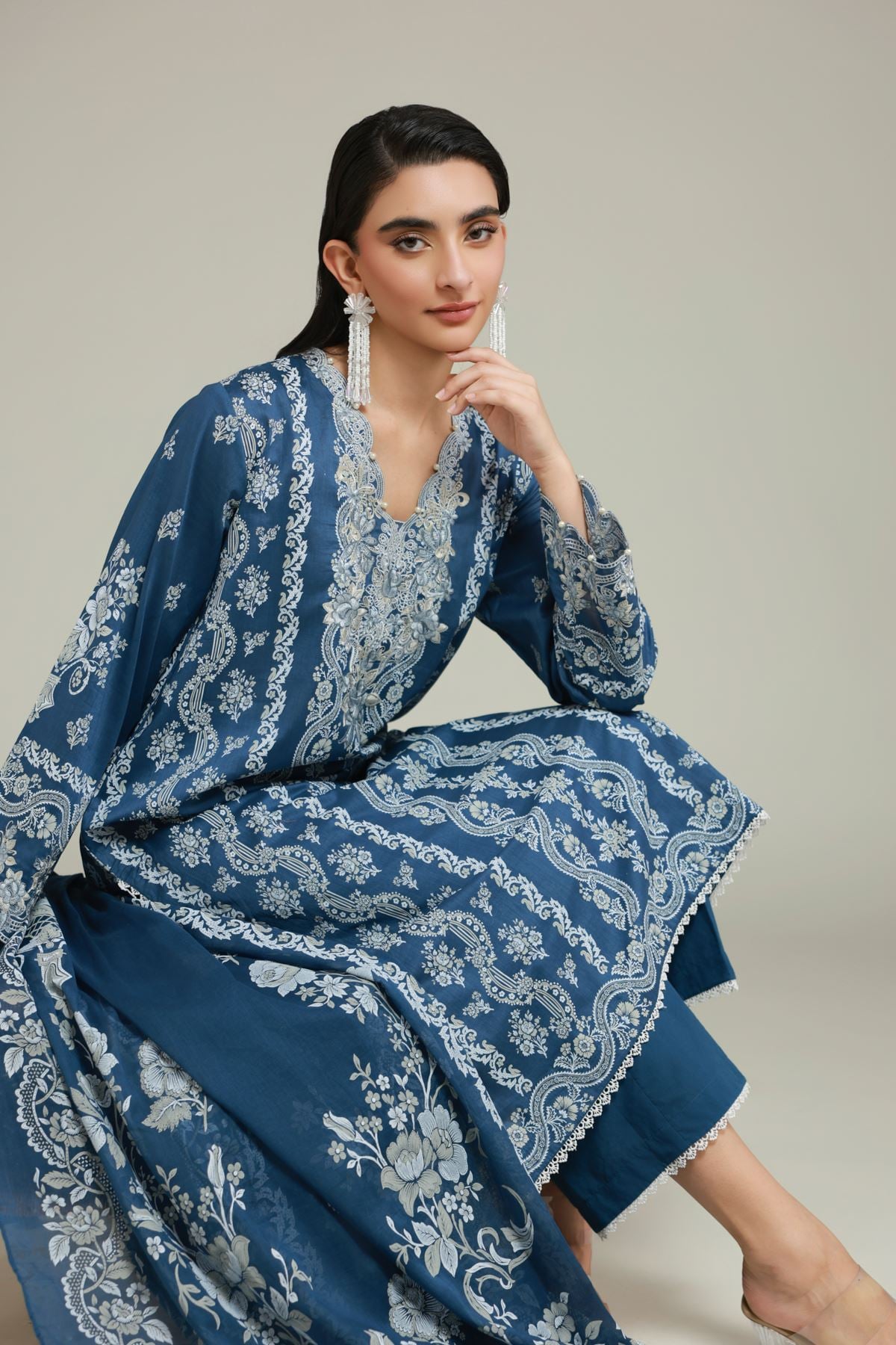 Embroidered Lawn Tailored 3 Piece - 1-26-122-A-A-VG