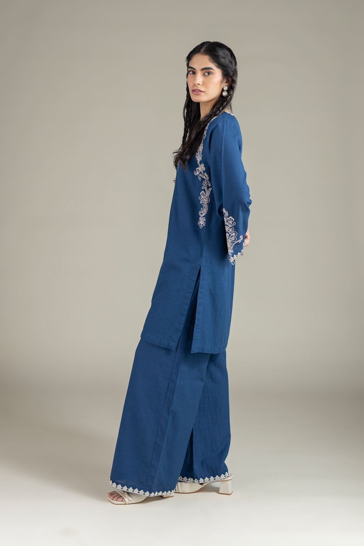 Embroidered Khaddar Pants - 25-10-12E1-02TA-VG