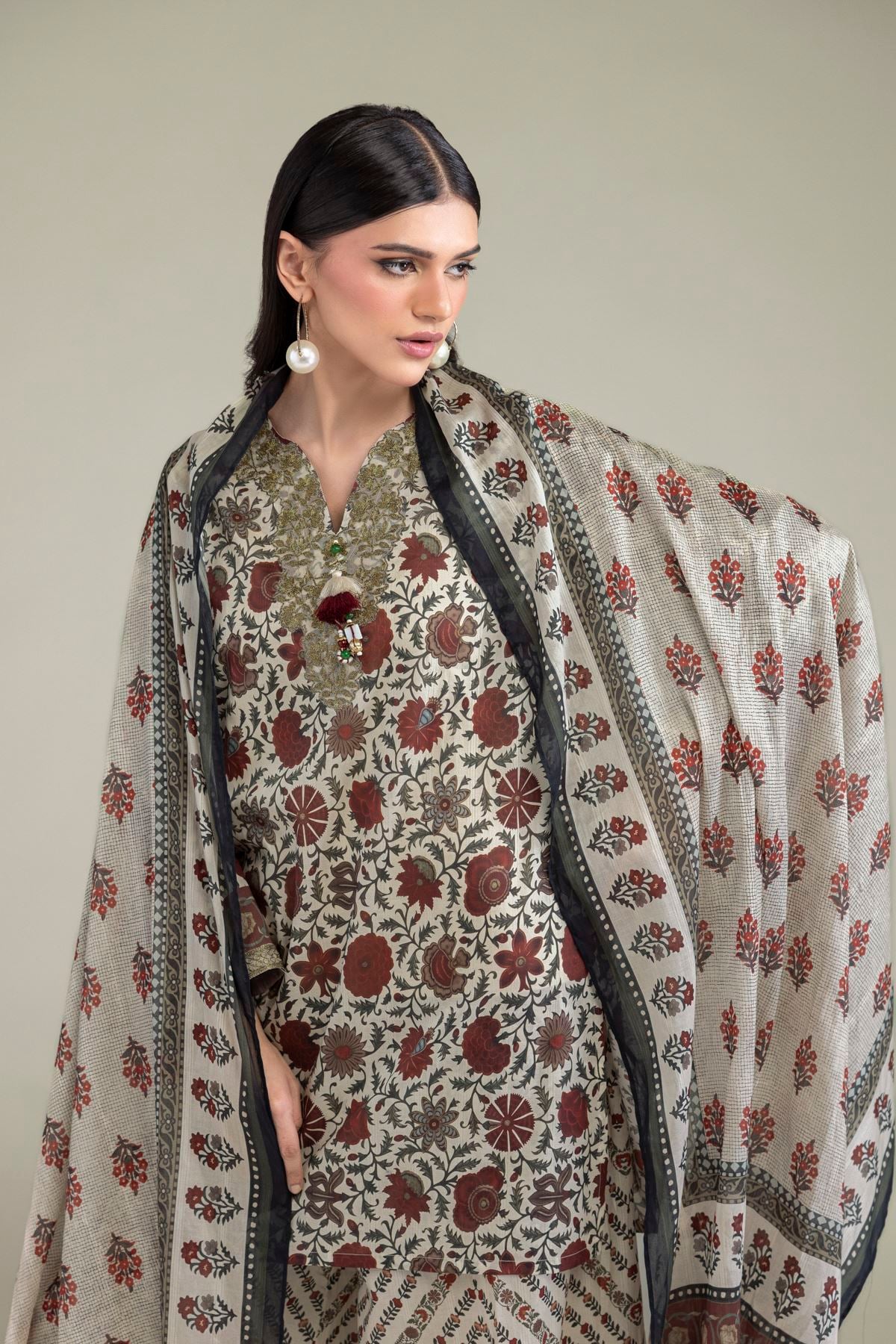 Embroidered Textured Lawn Tailored 3-Piece Lawn - 1-26-102-A-F-VG