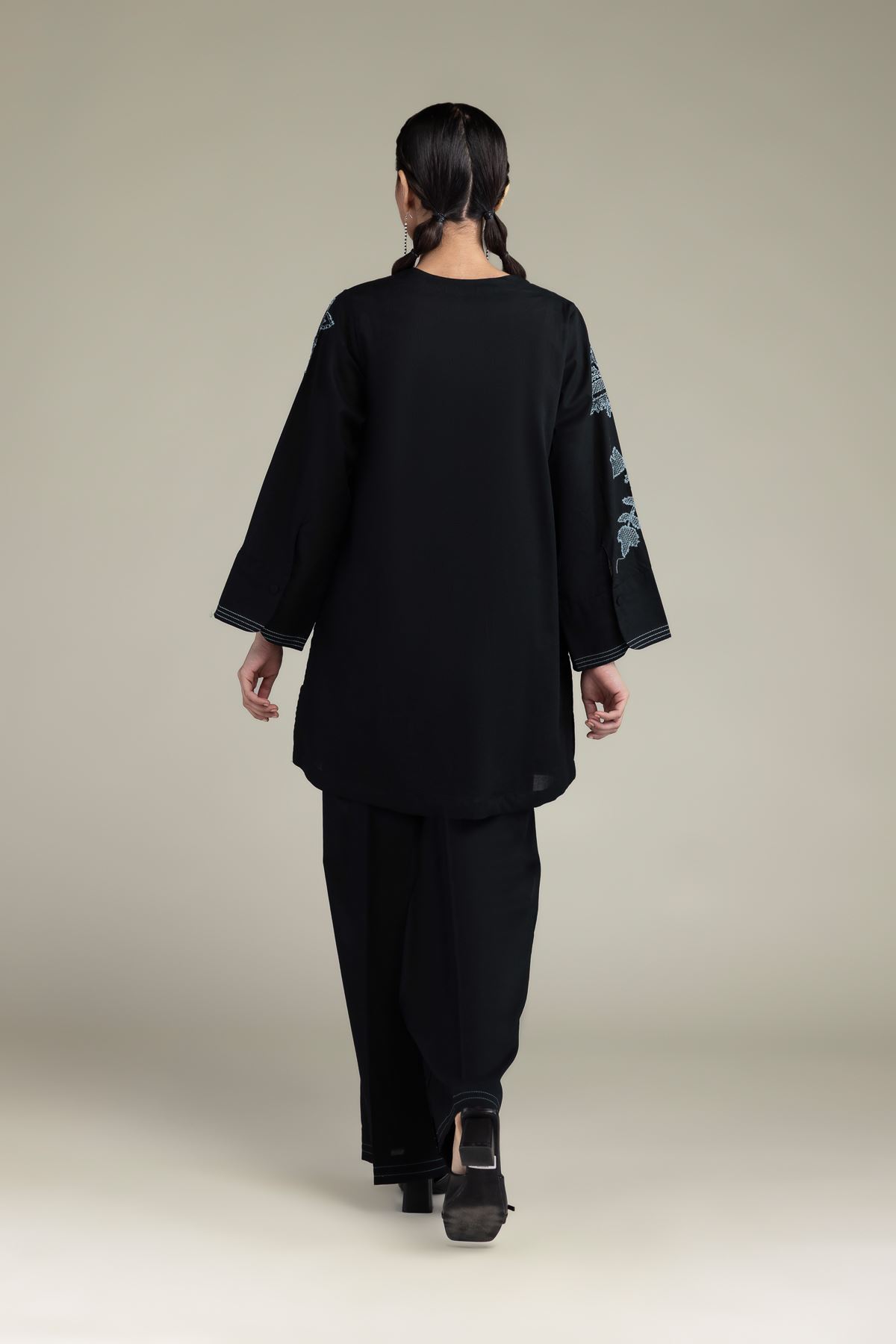 Embroidered Cambric Black Cambric Kurta - T-A11-26-116FG1-VG