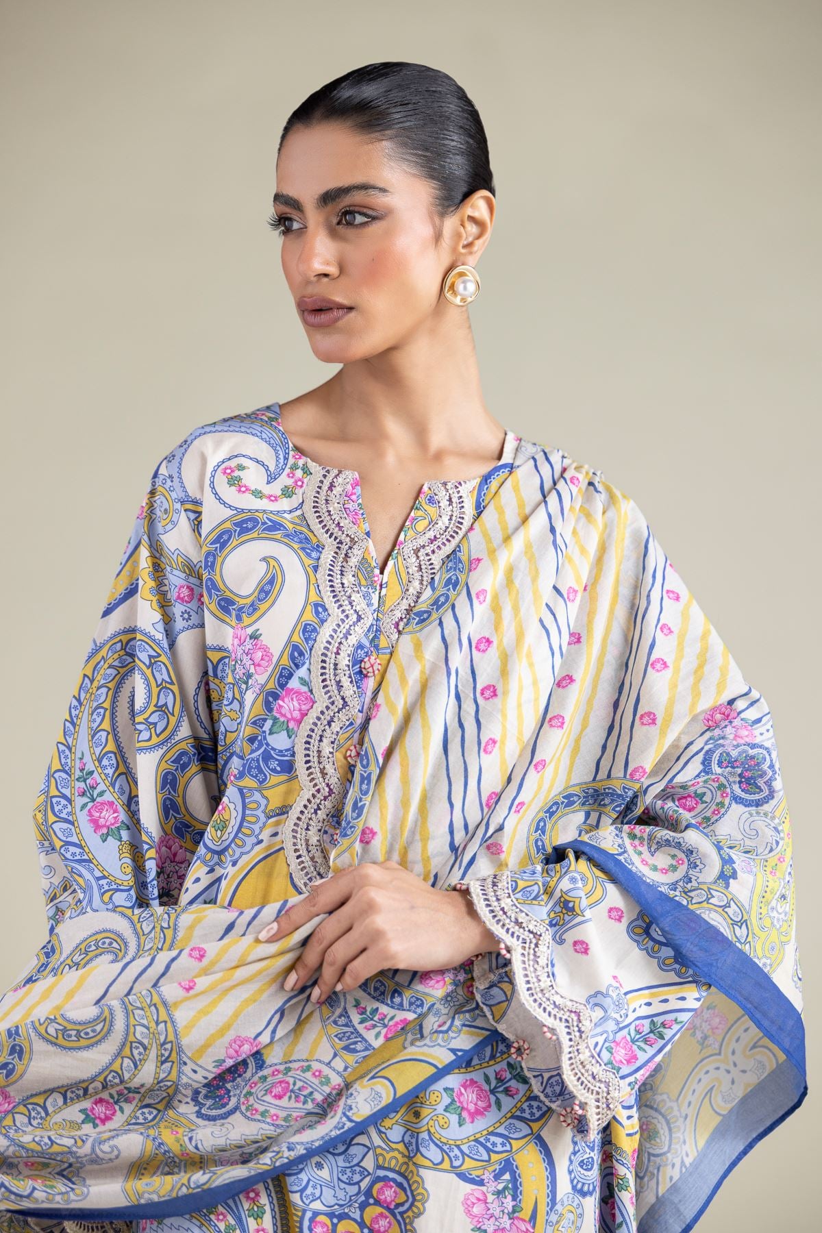 Embroidered Lawn Fabrics 3 Piece - T-A11-26-114FF1-VG