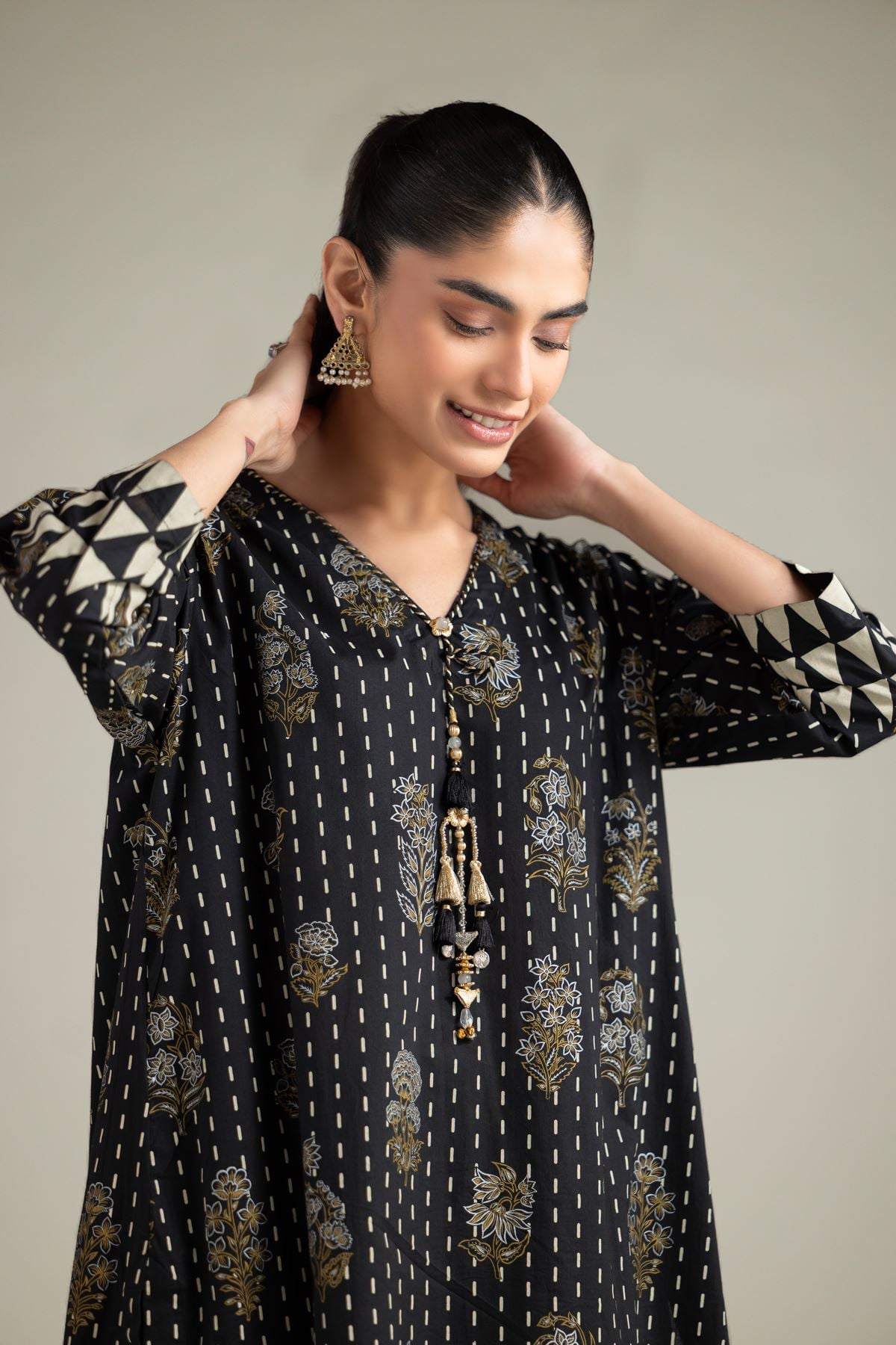 Cambric Kurta - 2-26-101-A-G-VG