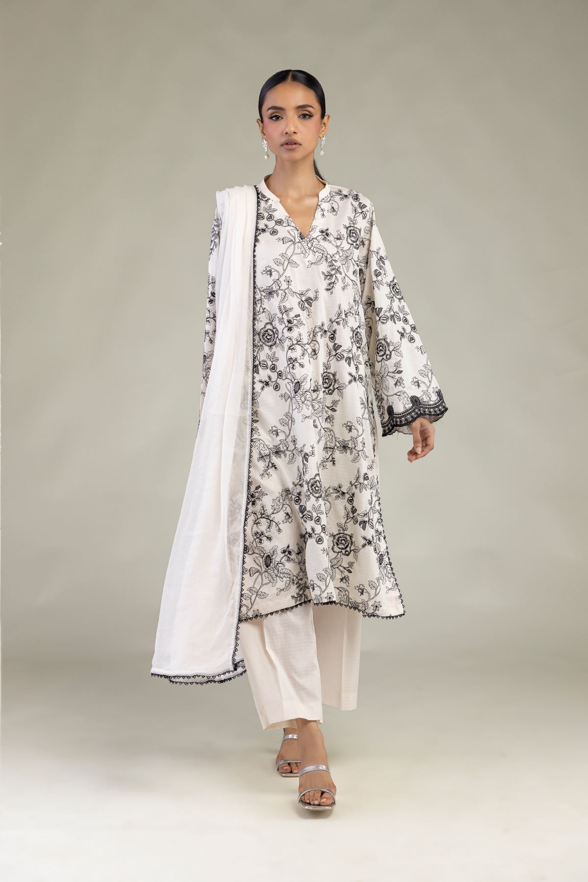 Embroidered Dobby White Tailored 3-Piece - 1-26-224-B-H2-VG