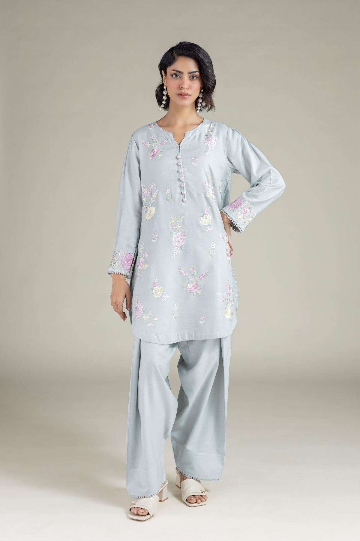 Embroidered Heavy Blended Viscose Floral Threadwork Kurta - 25-10-12E4-05TA-VG