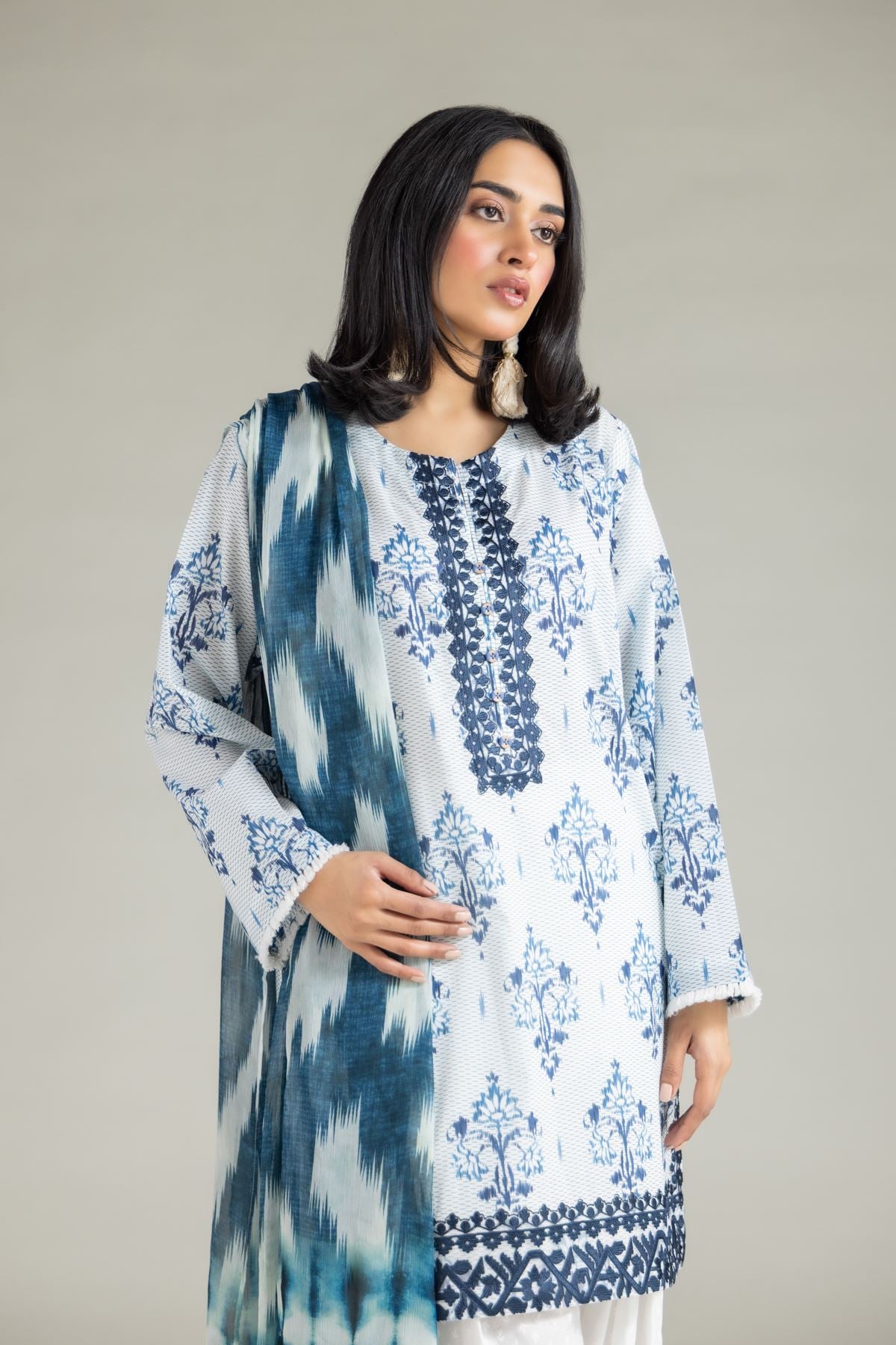 Embroidered Lawn Tailored Lawn Set - T-A22-26-117FC1-VG